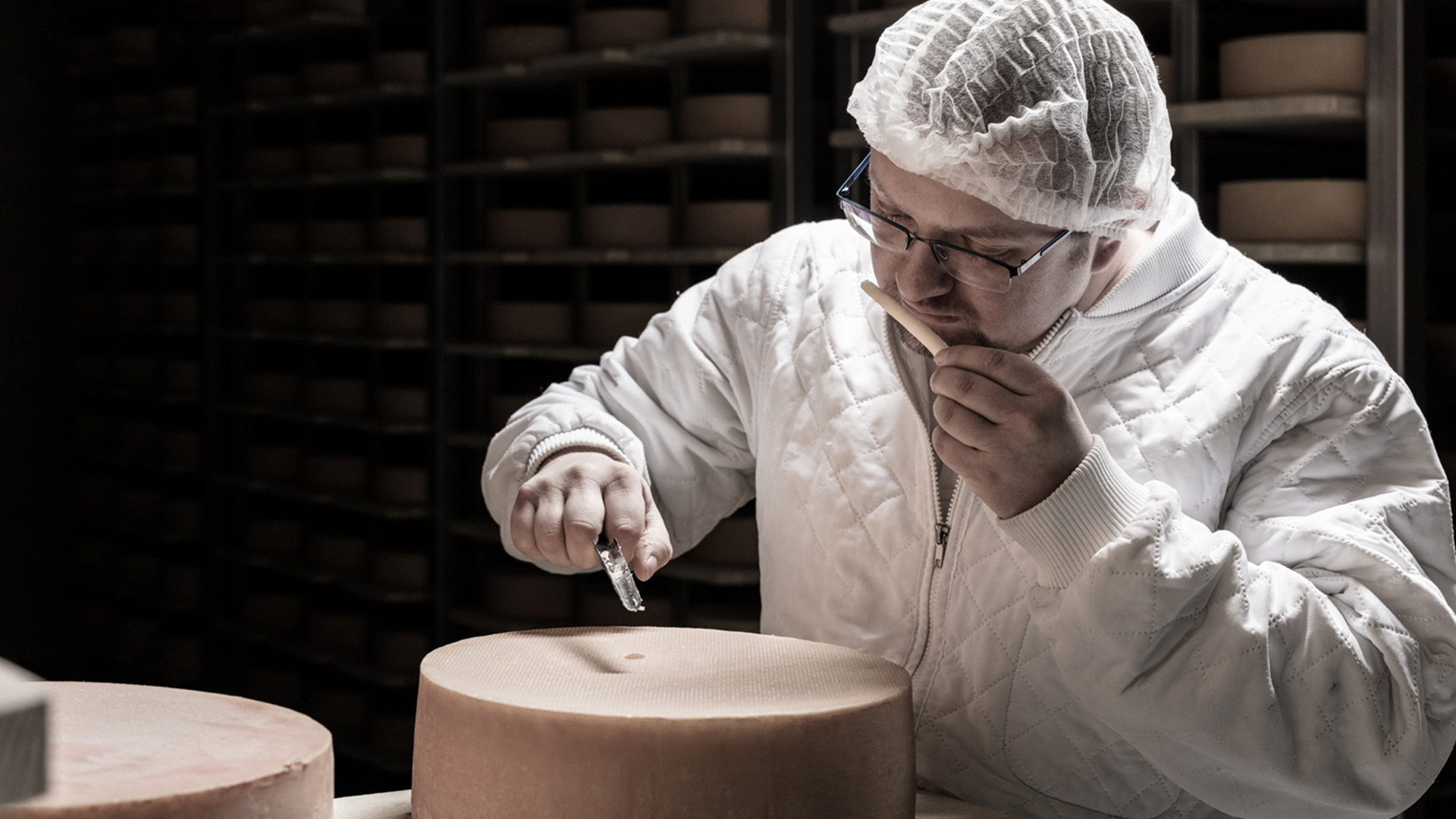 pinzgau-milch-kaeselager-portrait-arbeiter